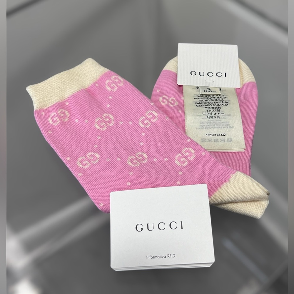 Women's Gucci GG monogram socks in pink/ivory - Picture 3 of 4